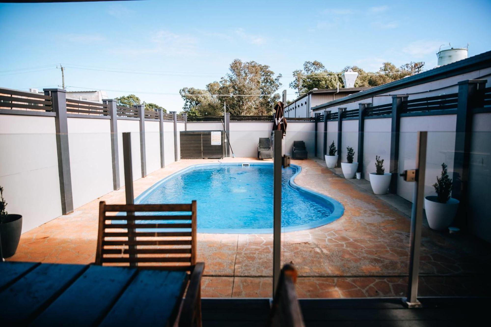 Econo alojamiento Moree Spa Motor Inn Exterior foto