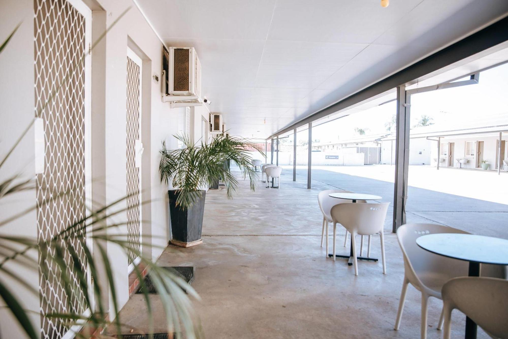 Econo alojamiento Moree Spa Motor Inn Exterior foto